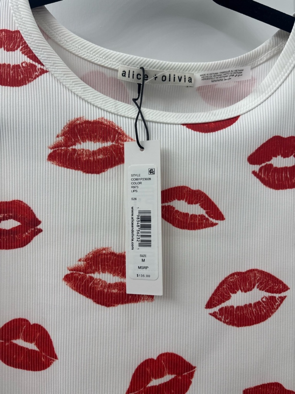 Alice + Olivia Allen tank top the love capsule kiss lips - Picture 3 of 5